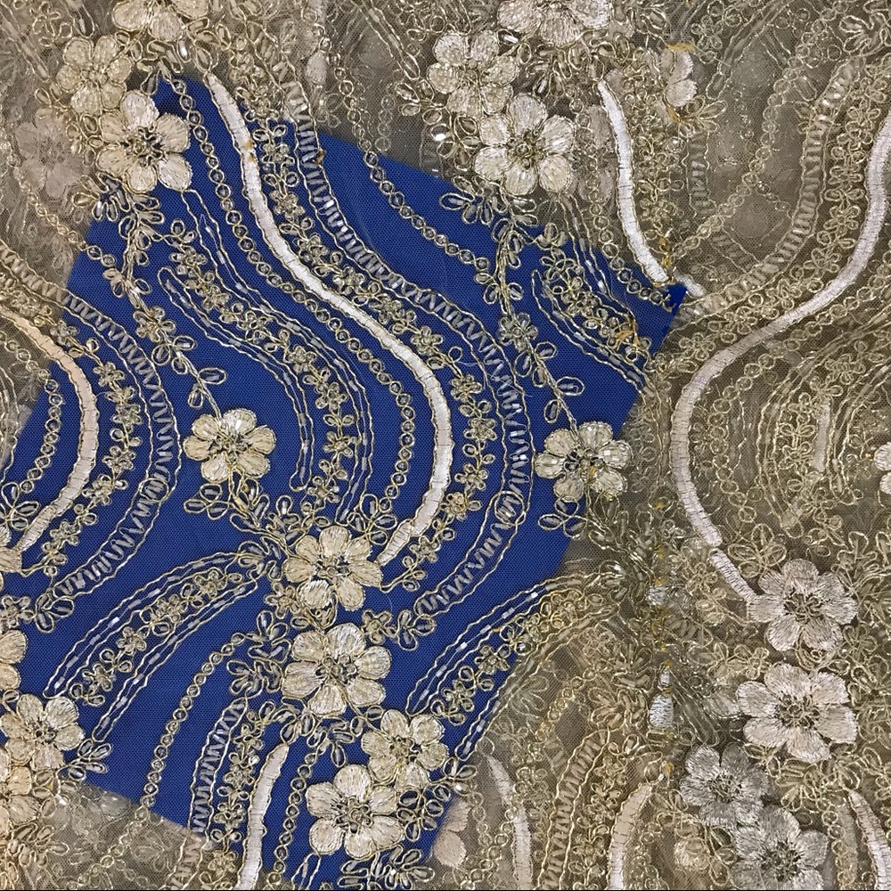 Lace - Picture 3 of 8
